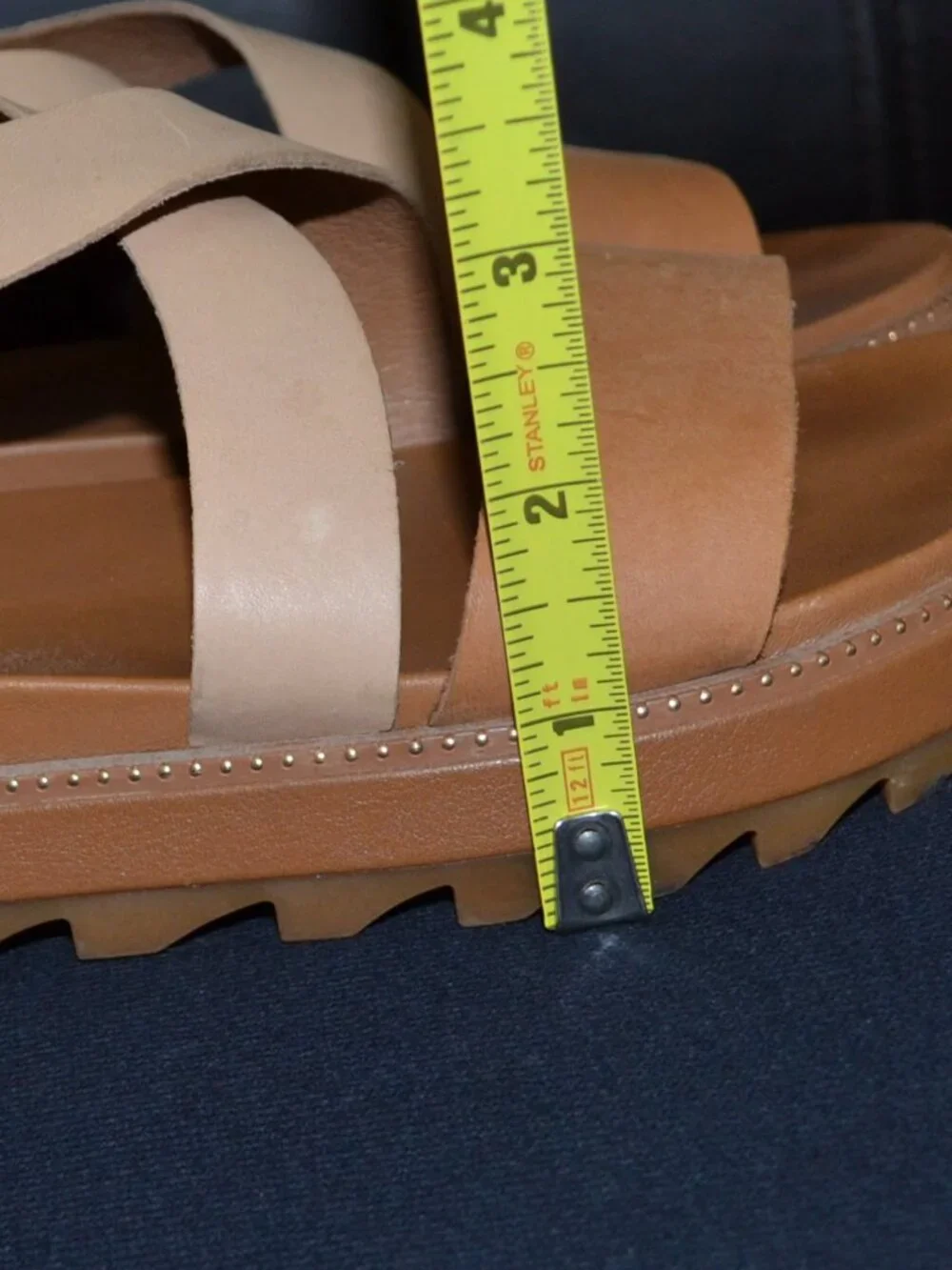 Sorel Roaming Criss Cross sandals